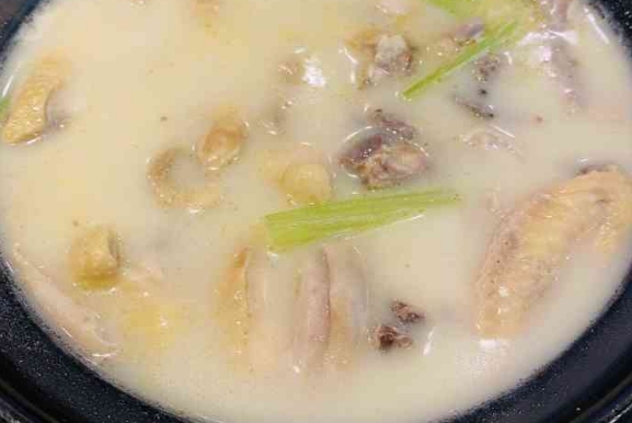 白术 白术的药膳食谱探索:滋补养生的自然馈赠