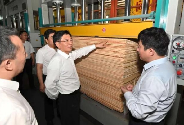 生态环境部党组书记孙金龙赴山东省调研大气污染防治工作